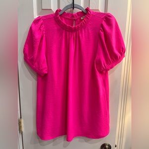 Boutique brand JODIFL Sz. Medium Short Sleeve Bright Pink Blouse